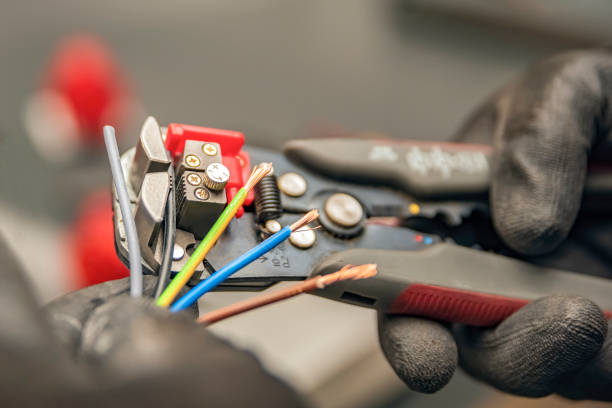 Best Affordable Electrician  in Decherd, TN
